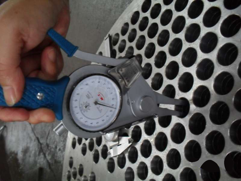 Tube hole detection